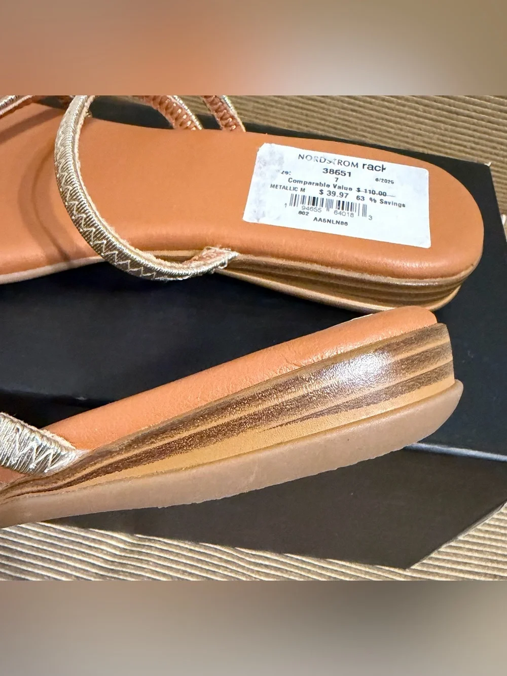 NWT Andre’ Assous Women’s Nolan Strappy Metallic Sandals - Size 7 - Picture 5 of 10